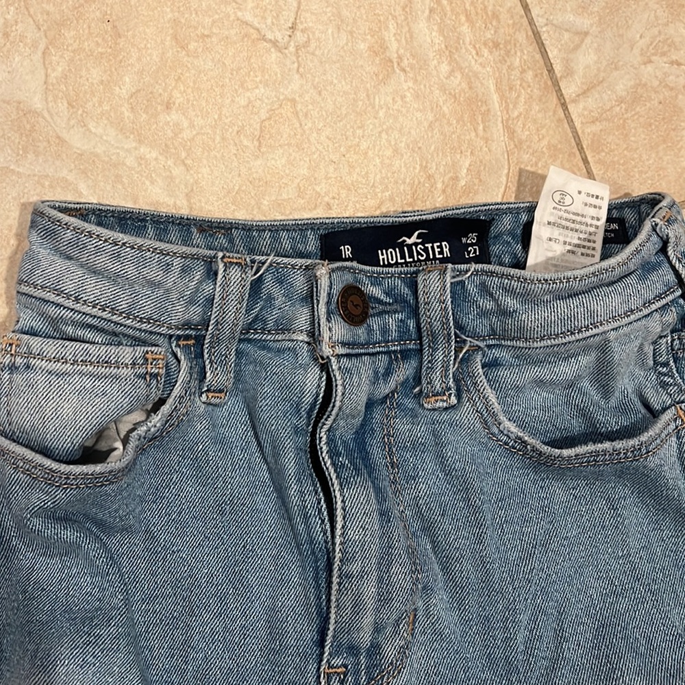 HOLLISTER high rise mom jeans size 1R - Picture 2 of 2
